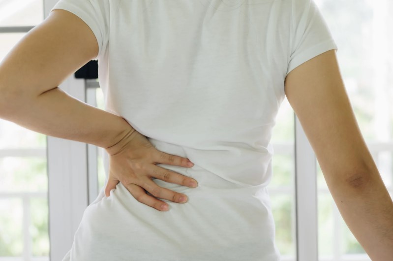 Dolor lumbar atendido por un cirujano de columna en Bogotá